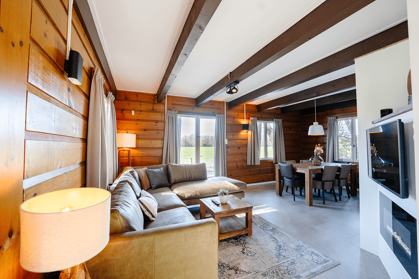 Charming Canadian Bungalow by the Meadow